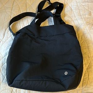 Lululemon on my level bag 2.0 19L